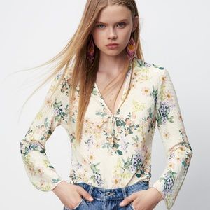 🎁Zara Floral Blouse🎁
